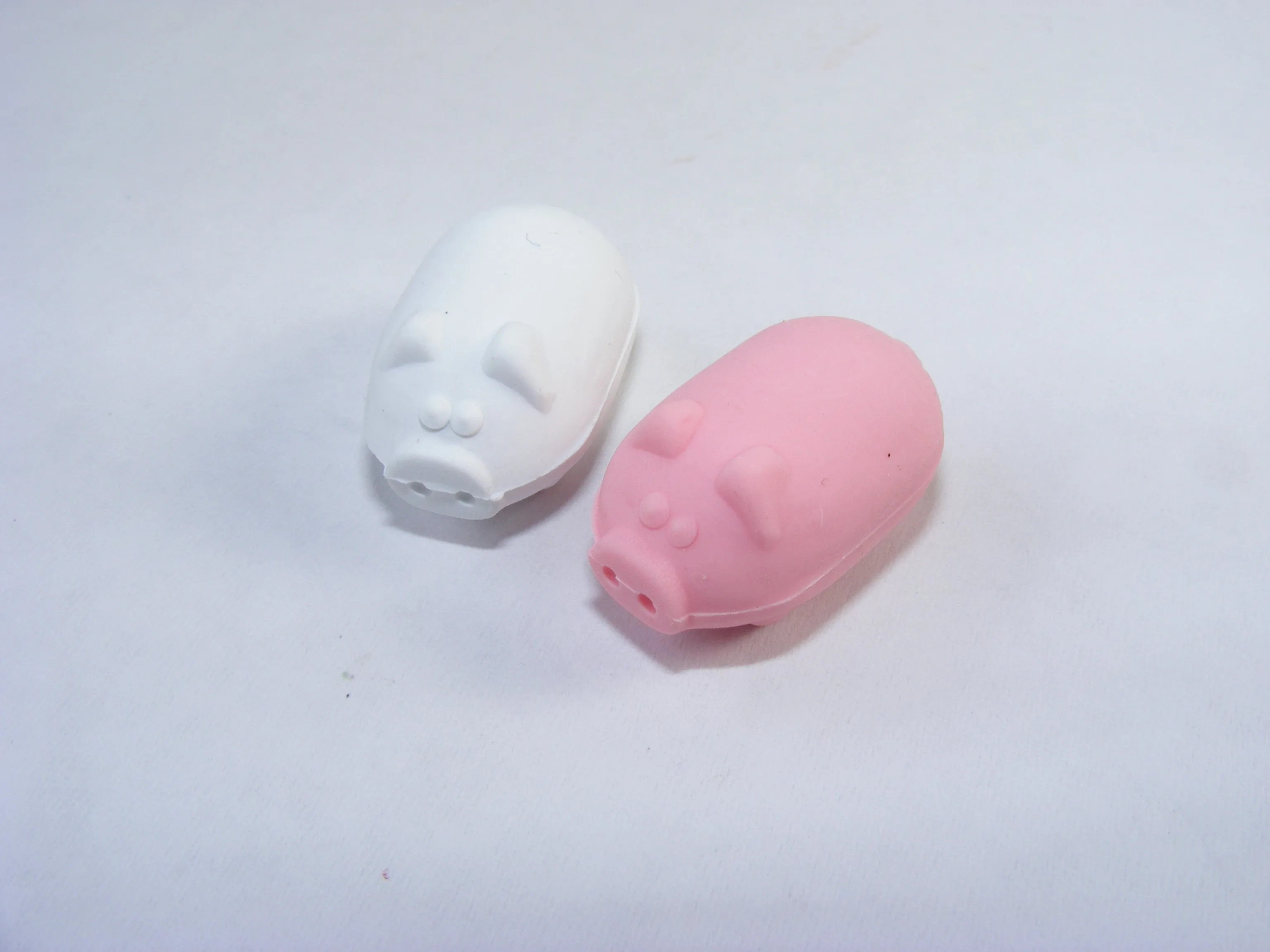 38192 DOUBLE MINI PIG ERASERS-40