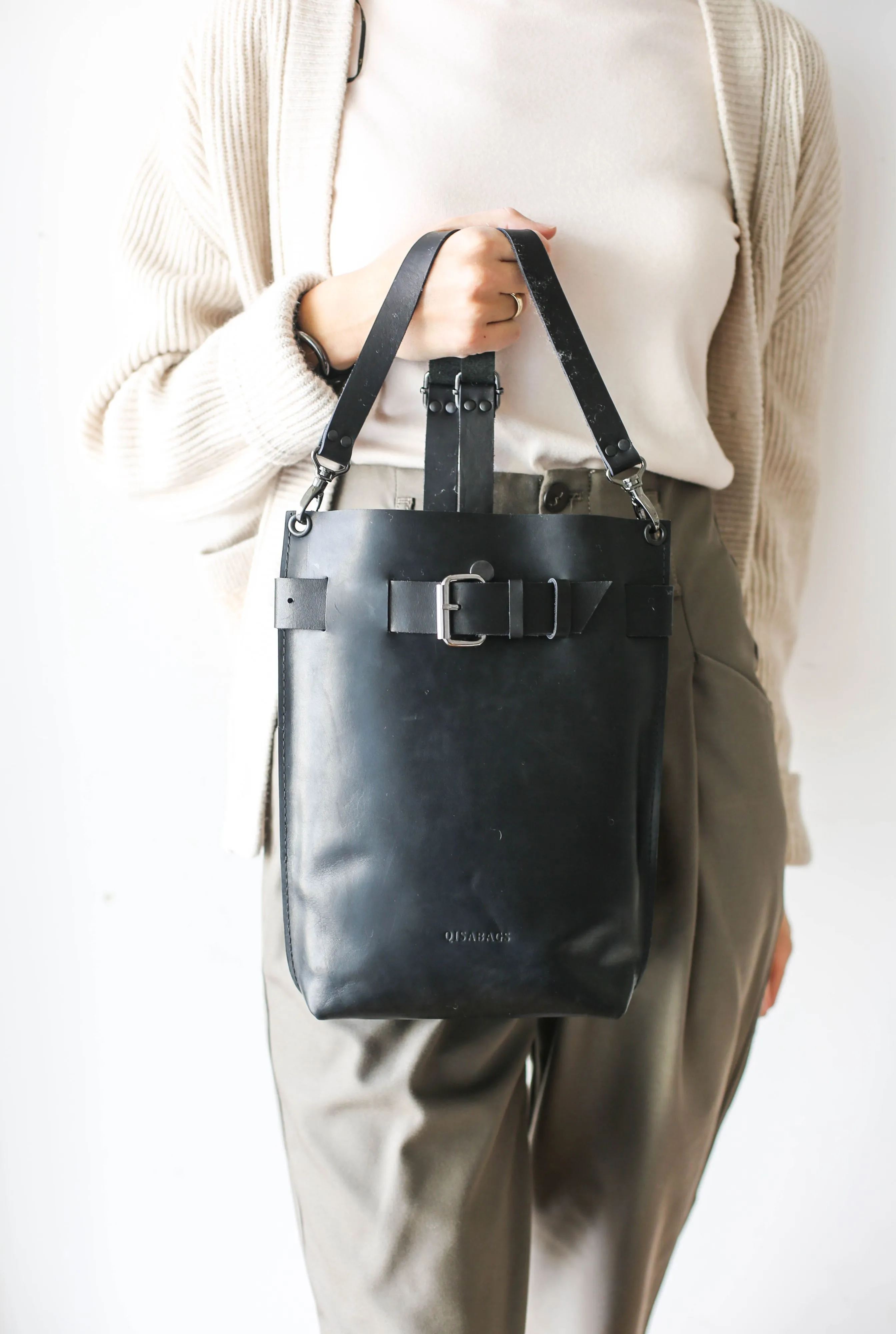 Black Chunky Leather Bag w/Front Pocket