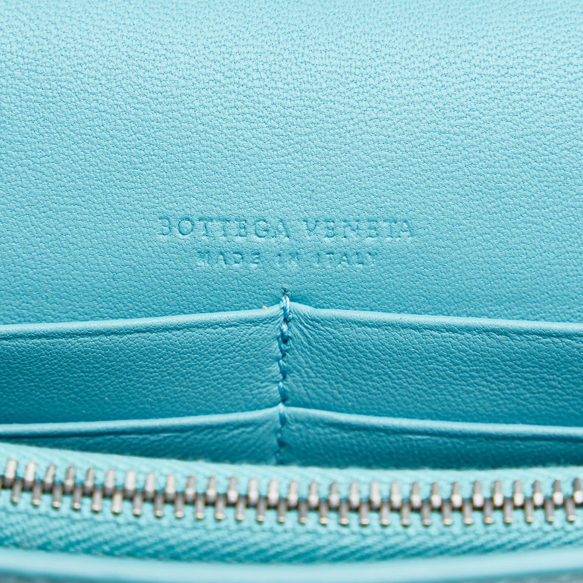 Bottega Veneta Intrecciato Wallet On Chain (SHG-lrdQym)