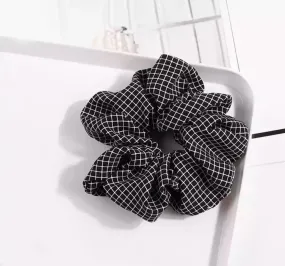 Checked Scrunchie - Black & White