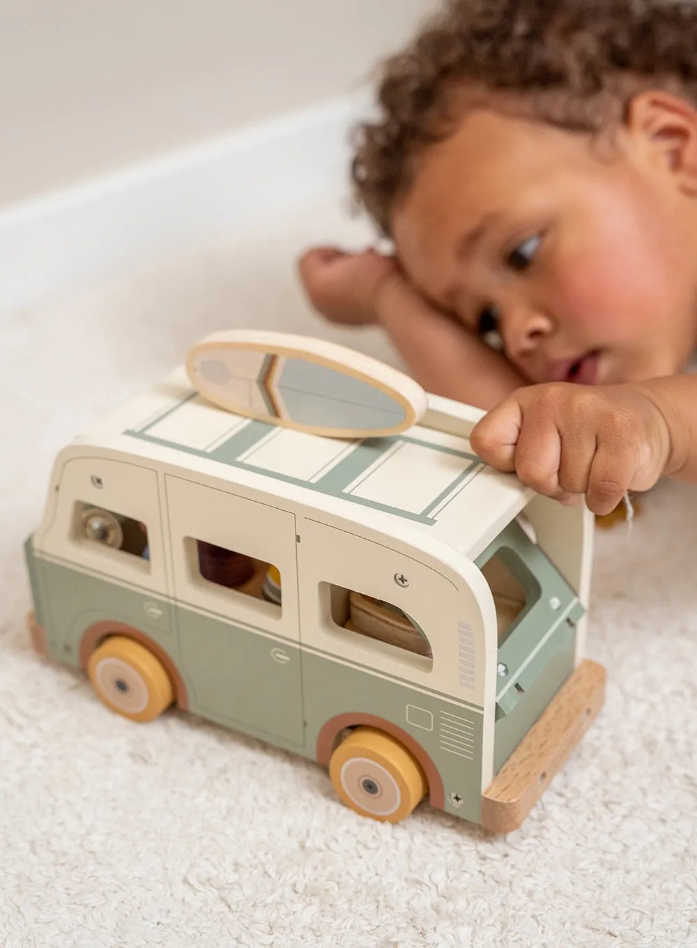 Little Dutch Vintage Vehicle with Peg Dolls