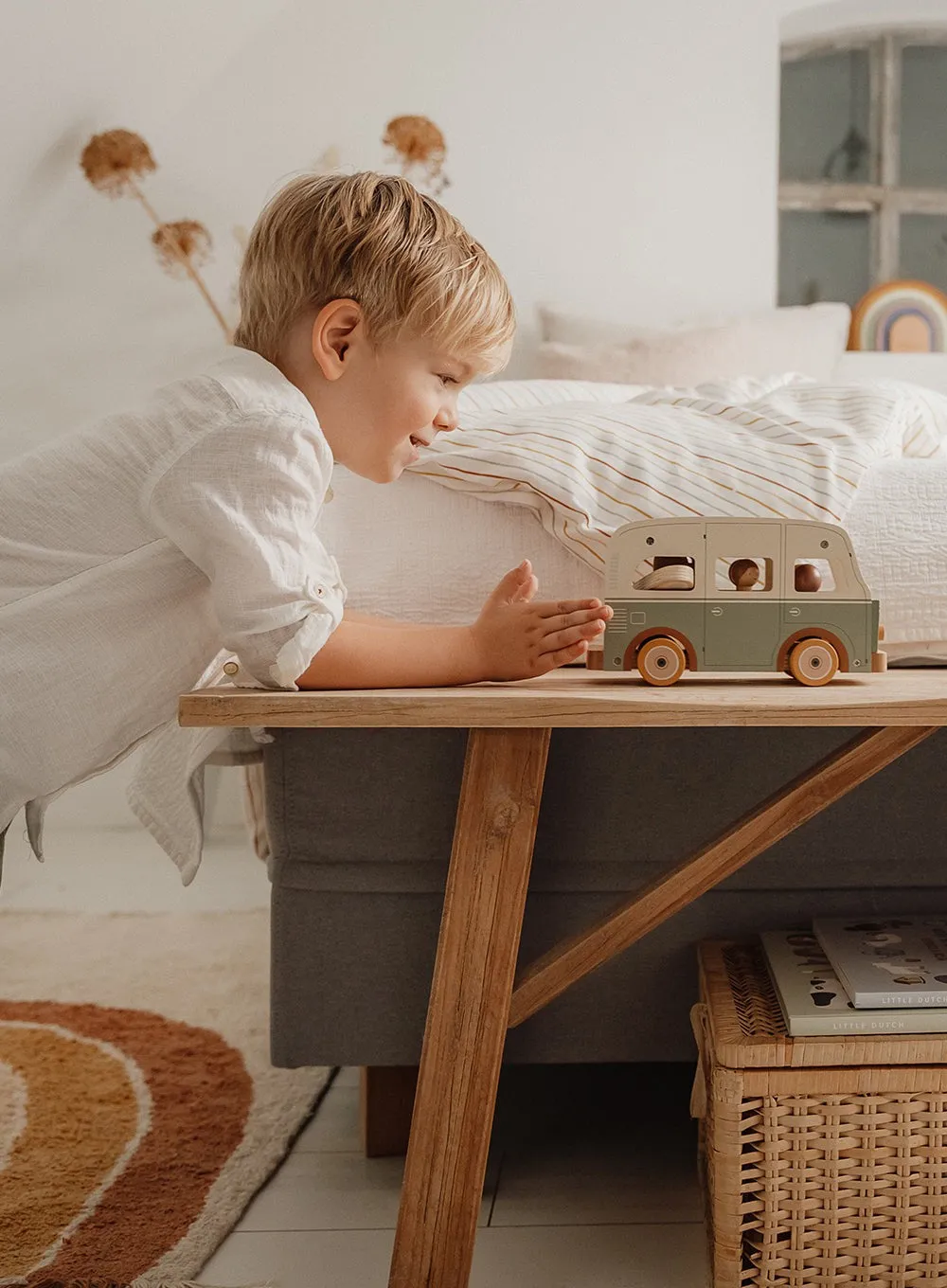 Little Dutch Vintage Vehicle with Peg Dolls