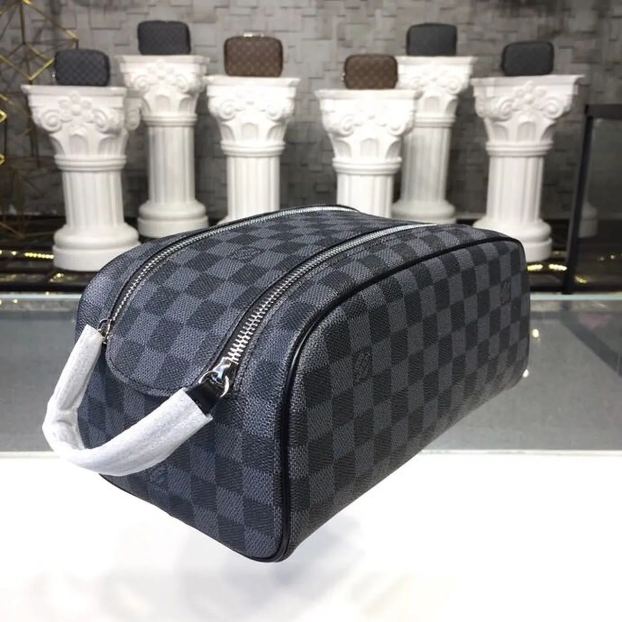 LV King Size Toiletry Damier Graphite Canvas For Women, WoBags, Travel Bags 11in/28cm LV