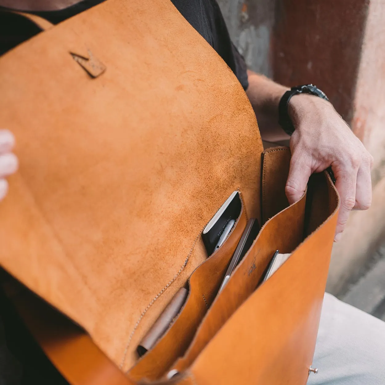 NELSON MESSENGER BAG - LIMITED EDITION