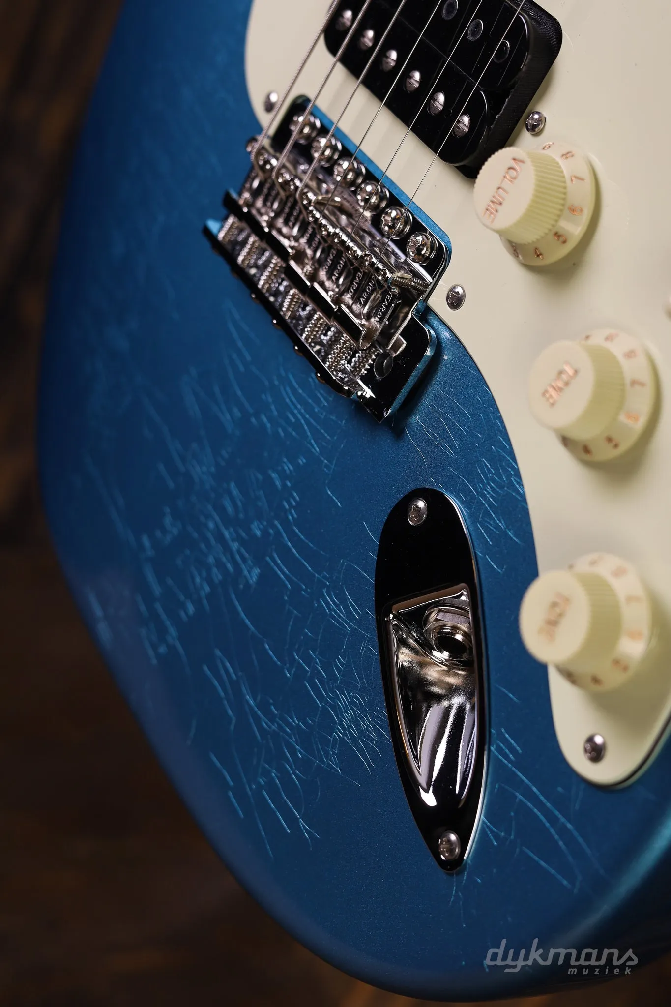 Suhr Classic S Antique Limited Edition Lake Placid Blue