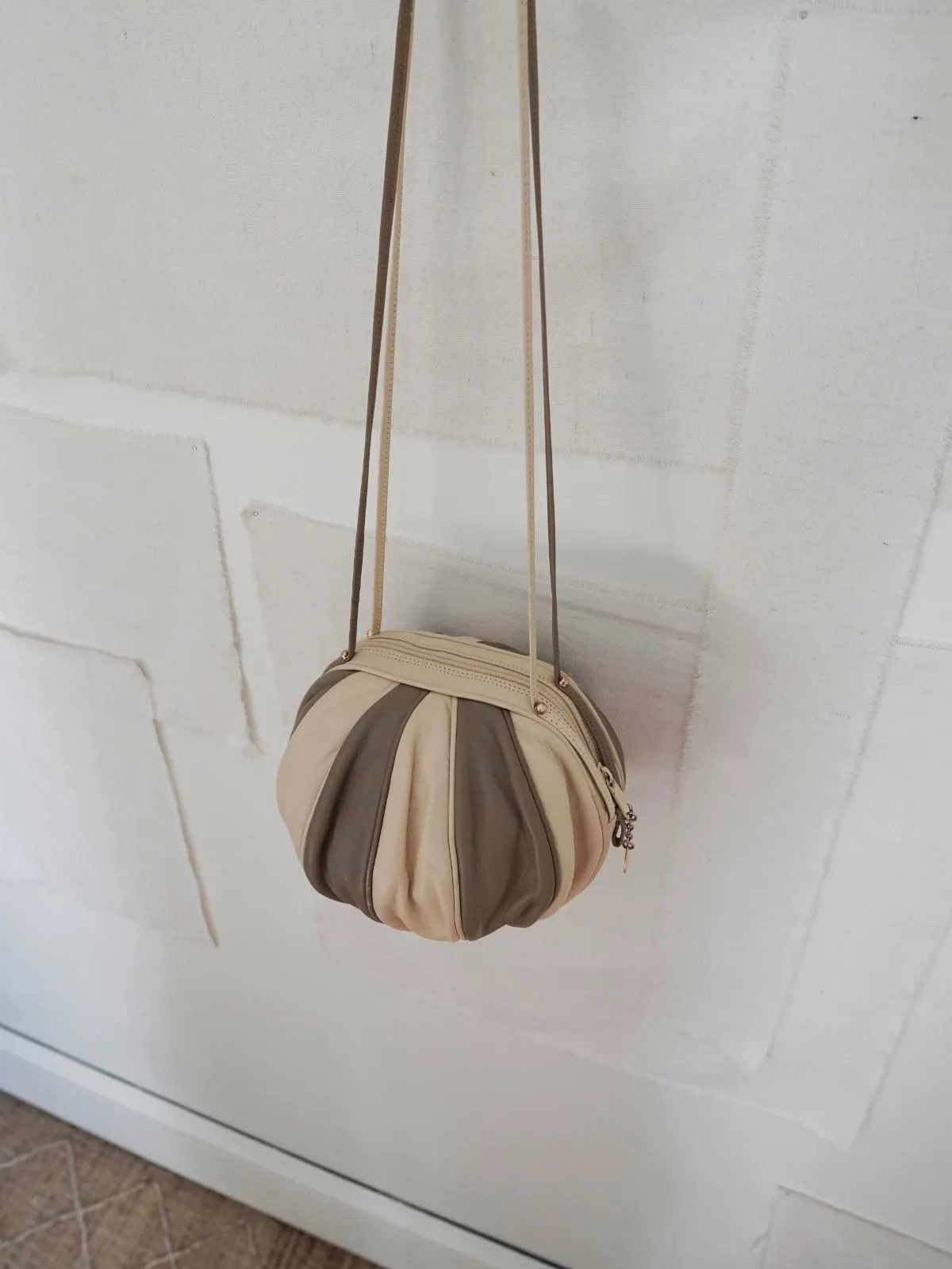 Vintage Pinwheel Round Leather Bag