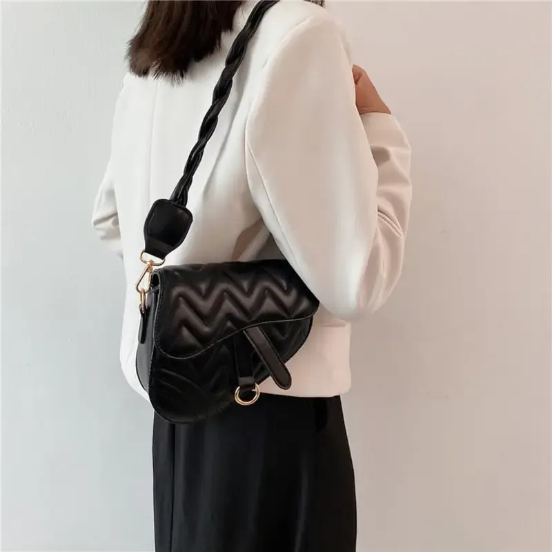 Women Retro Simple Messenger Saddle Bag